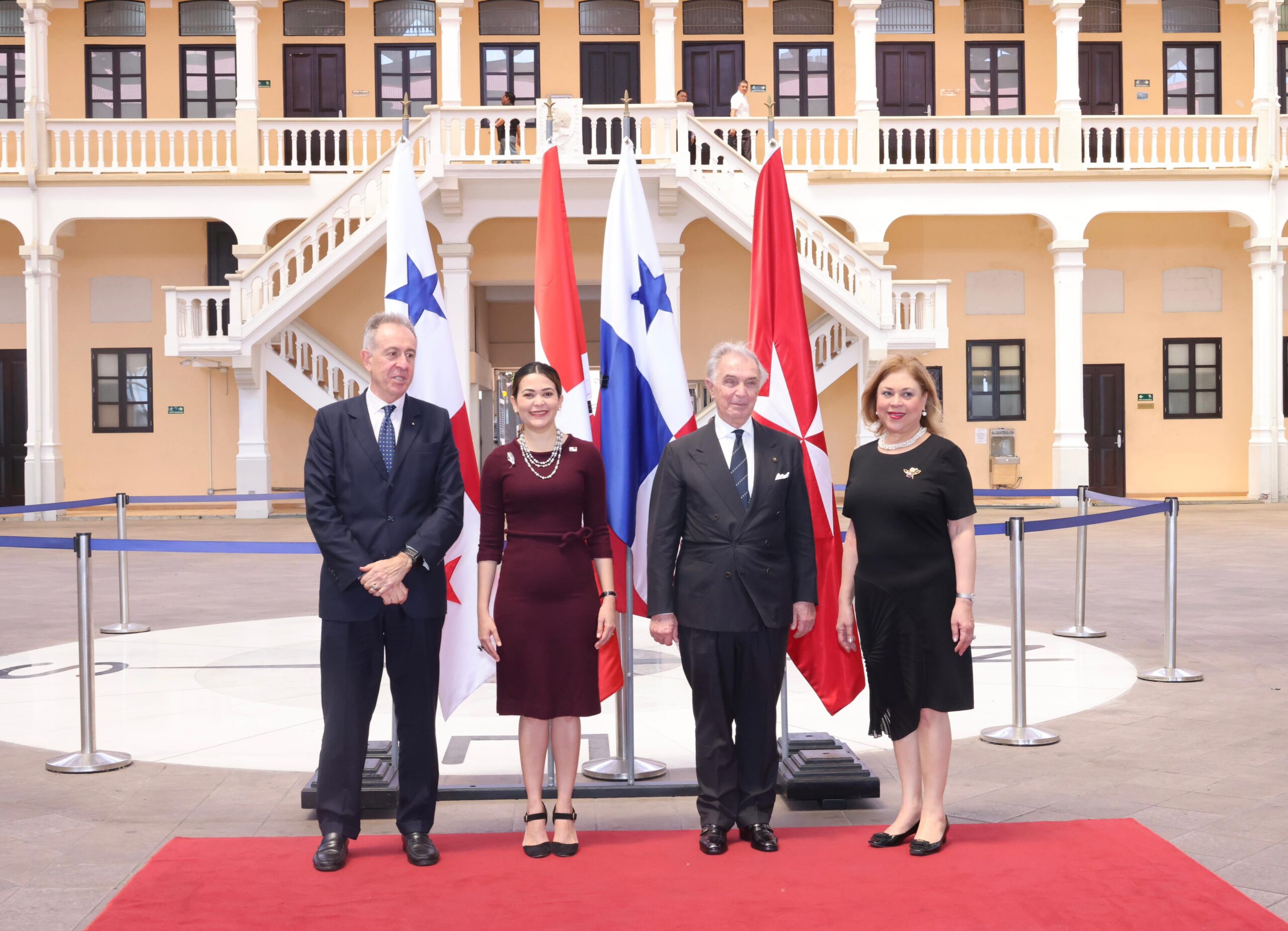 Canciller Tewaney recibe al Gran Canciller de la Soberana Orden de Malta