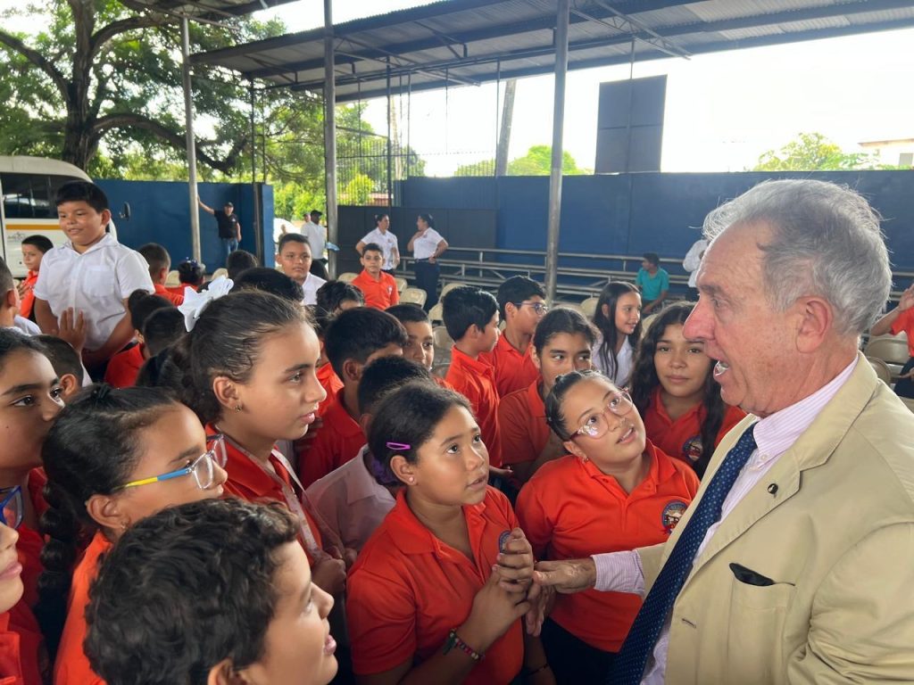 The Order of Malta in Panama donated musical instruments to the Model ...